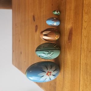 Wood Handmade/Painted Nesting Egg Russian 4.25x2 3/8" Vintage